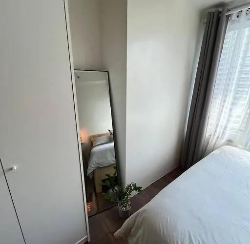 Apartment Hygge With Ayala Cbd Makati View! New! Manila