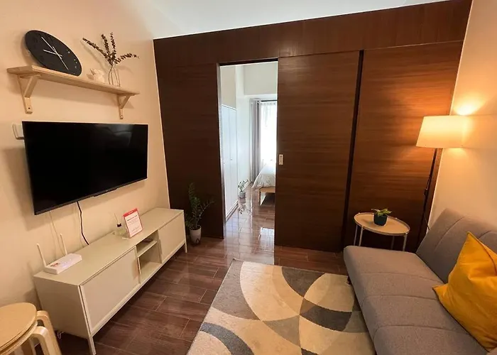Apartment Hygge With Ayala Cbd Makati View! New! *