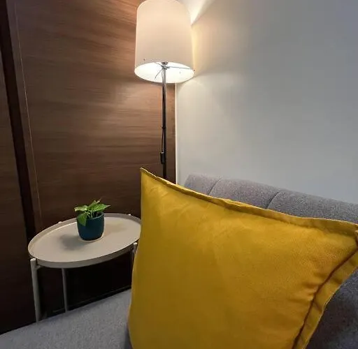 Apartment Hygge With Ayala Cbd Makati View! New!